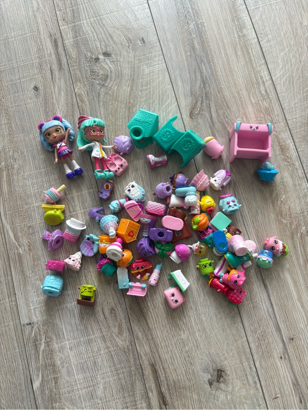 Shopkins Mini Collectibles Lot in Pink, Purple, Teal - Picture 1 of 1